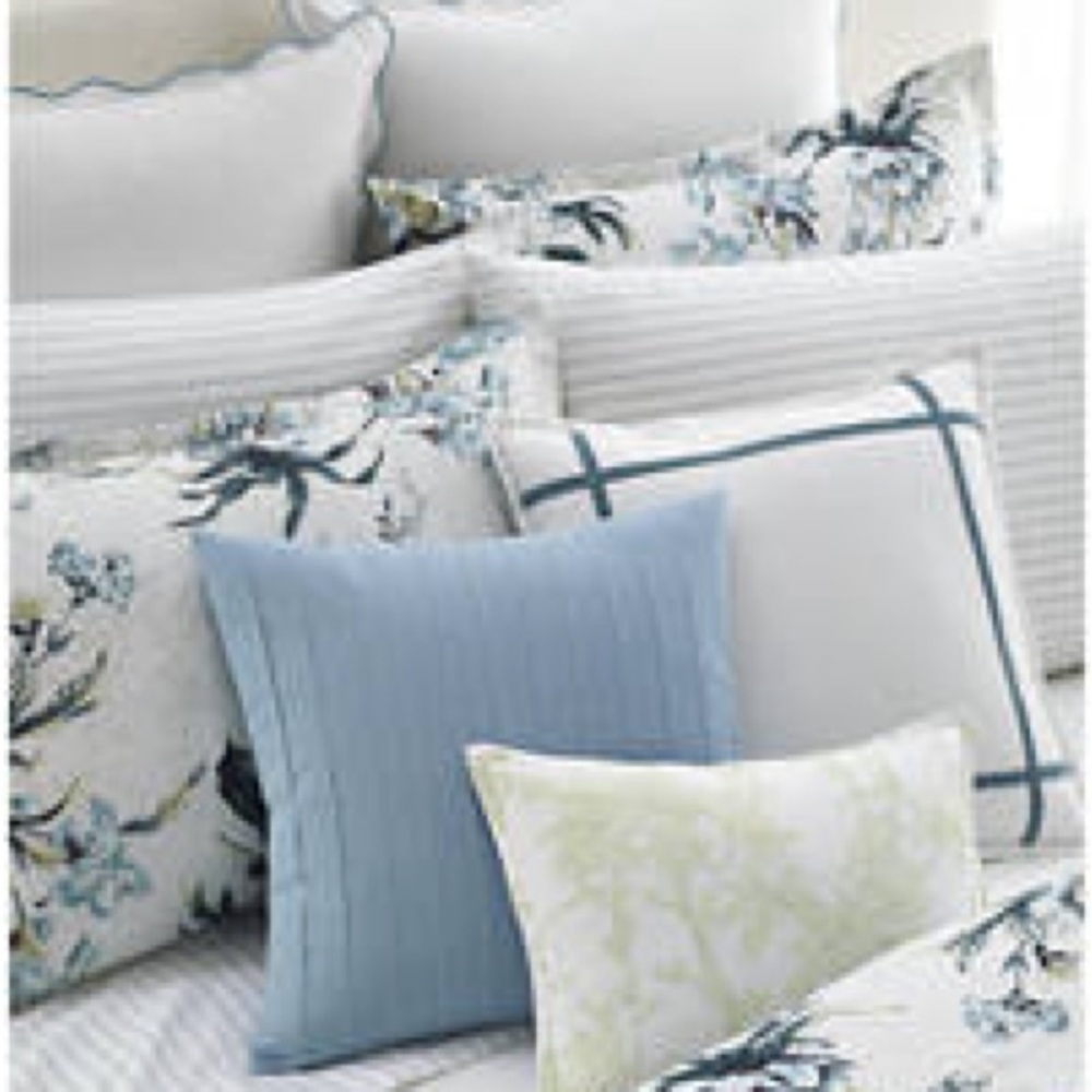 LMT: Lauren Ralph Lauren Eden Pleat Throw Pillow